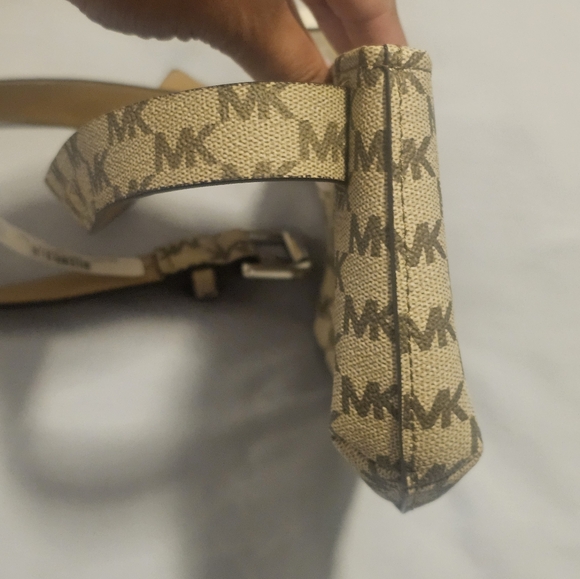 Michael Kors Women’s Belt Fanny Pack MK Signature Logo BROWN/BEIGE/WHITE- S/M - Picture 4 of 9